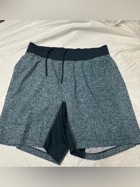 Lululemon Men's THE Short  - Medium. - M. 04
